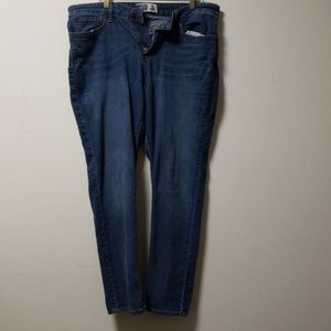 Signature by Levi Strauss Ankle Jeans